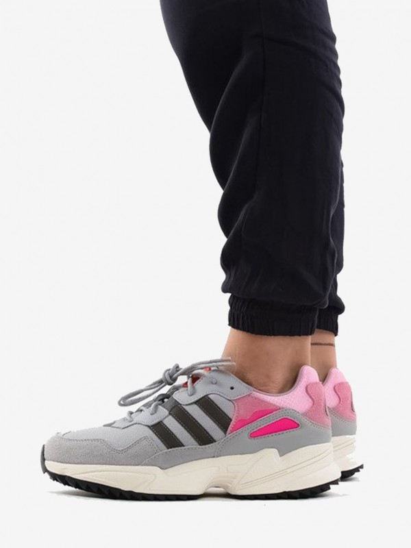 sapatilhas adidas yung