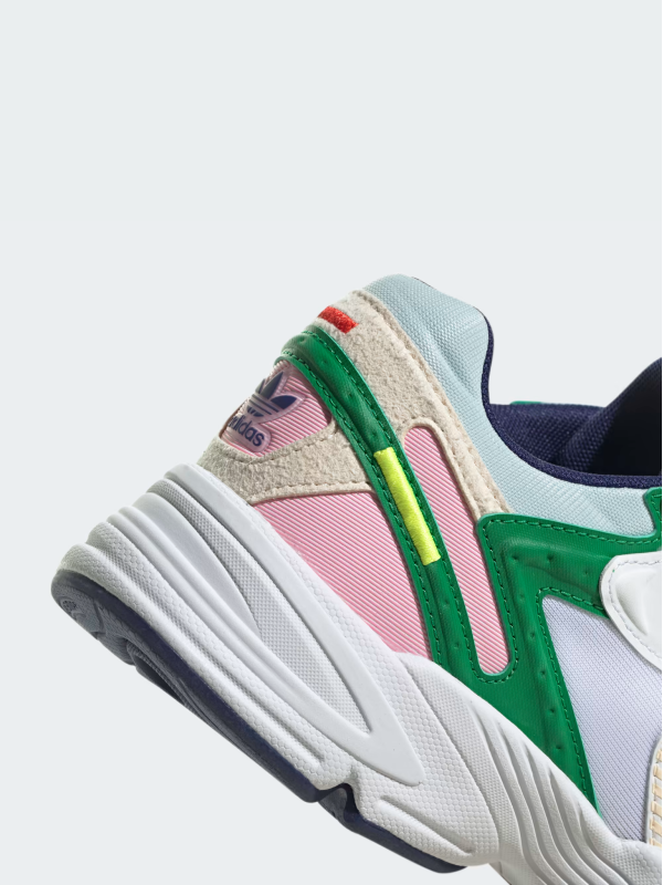 Sapatilha Adidas Astir