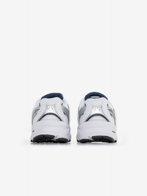 Sapatilhas New Balance IZ530