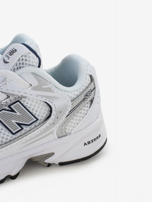 Sapatilhas New Balance IZ530